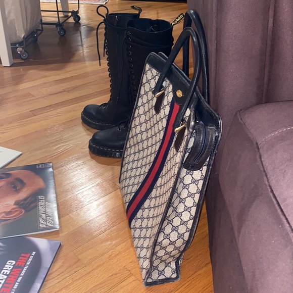 AUTHENTIC VINTAGE GUCCI - Picture 4 of 9